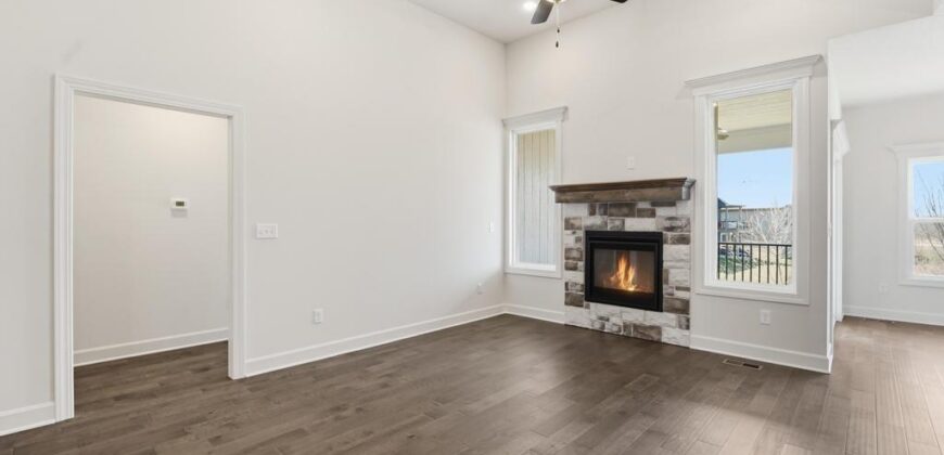 10022 N Oakland Avenue, Kansas City, MO 64157