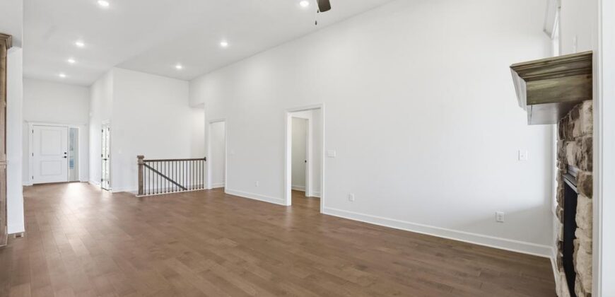 10022 N Oakland Avenue, Kansas City, MO 64157