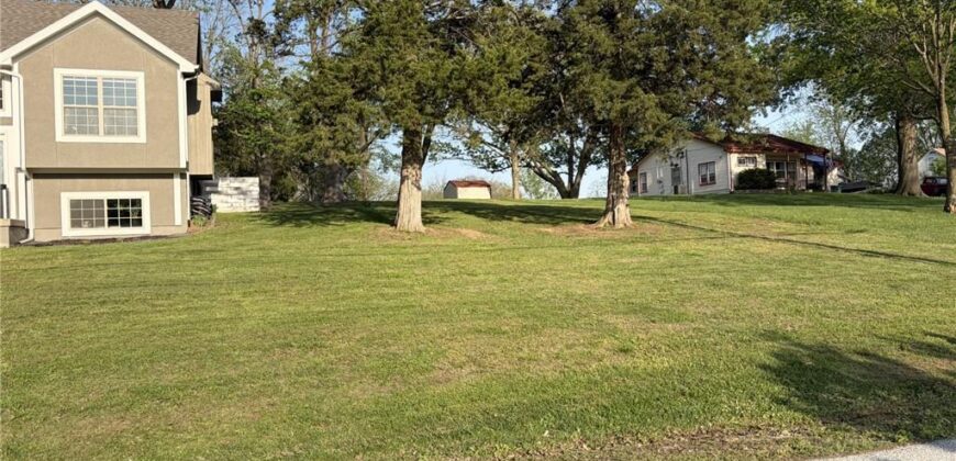 7309 NW Locust Drive, Kansas City, MO 64152