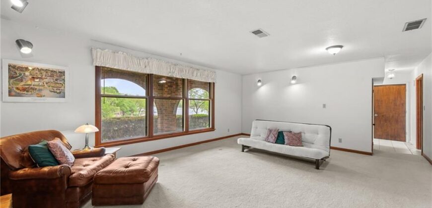7610 NW Westside Drive, Weatherby Lake, MO 64152