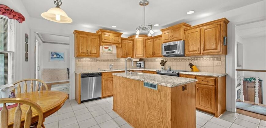7610 NW Westside Drive, Weatherby Lake, MO 64152