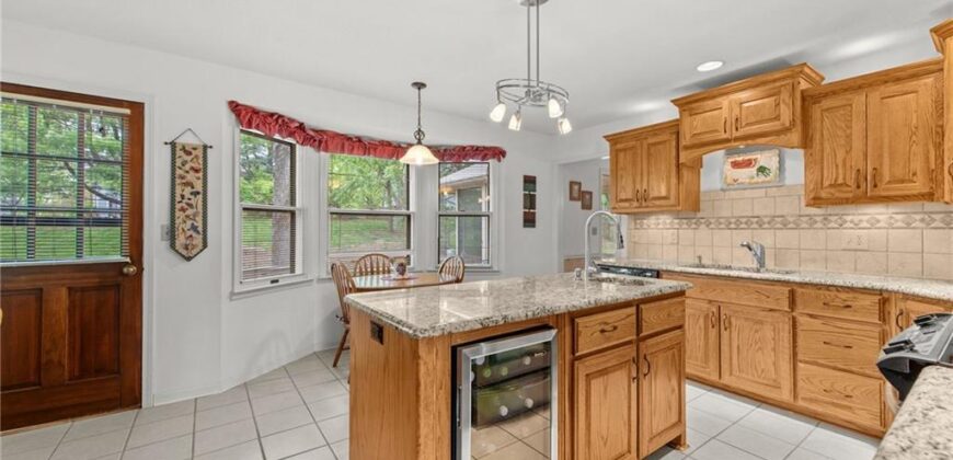 7610 NW Westside Drive, Weatherby Lake, MO 64152