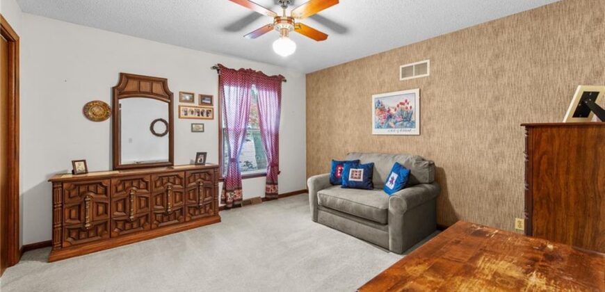 7610 NW Westside Drive, Weatherby Lake, MO 64152