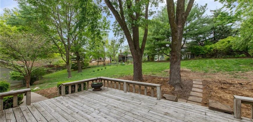 7610 NW Westside Drive, Weatherby Lake, MO 64152