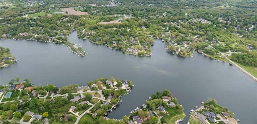 7610 NW Westside Drive, Weatherby Lake, MO 64152