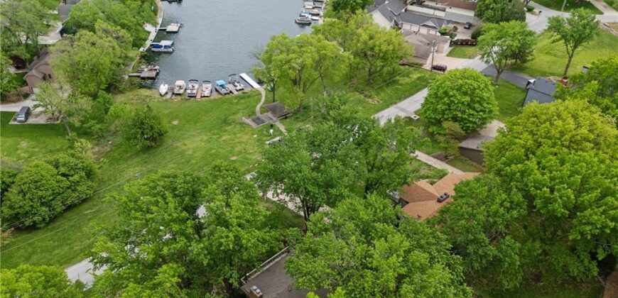 7610 NW Westside Drive, Weatherby Lake, MO 64152