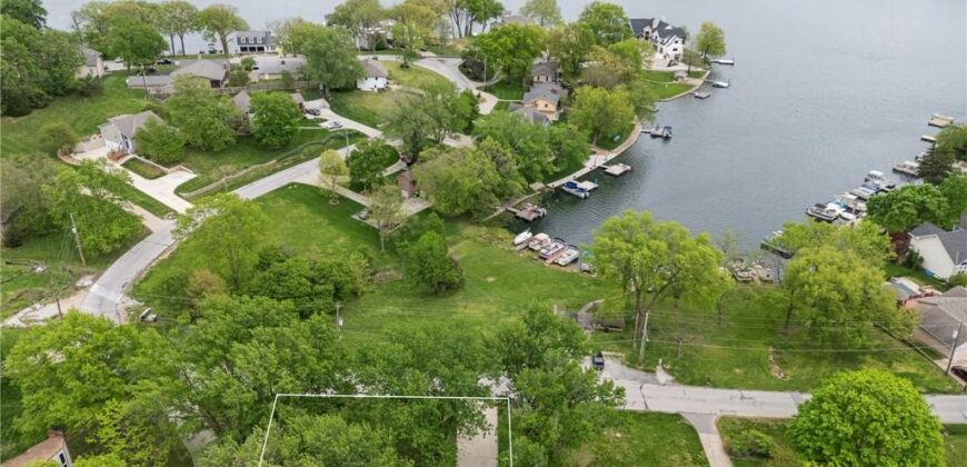 7610 NW Westside Drive, Weatherby Lake, MO 64152