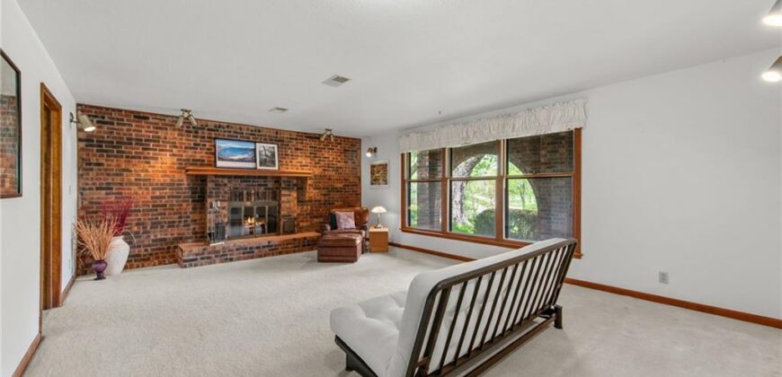 7610 NW Westside Drive, Weatherby Lake, MO 64152