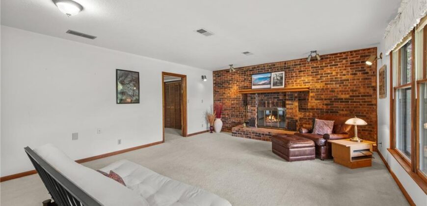 7610 NW Westside Drive, Weatherby Lake, MO 64152
