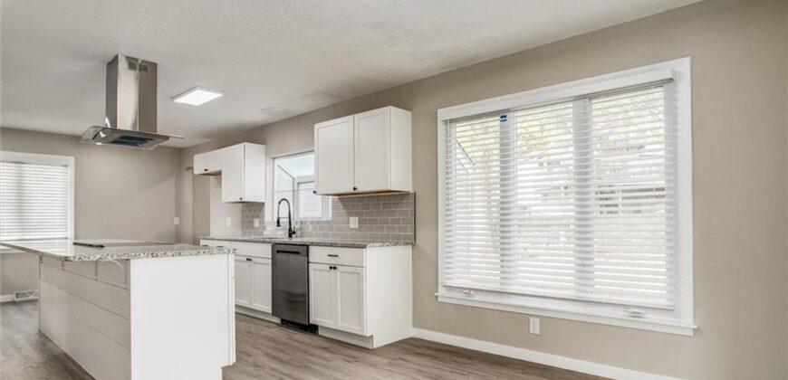 1120 NE 97th Place, Kansas City, MO 64155