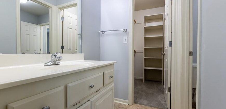9115 N Stark Court, Kansas City, MO 64157