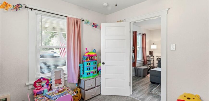 1004 Hickory Street, Excelsior Springs, MO 64024