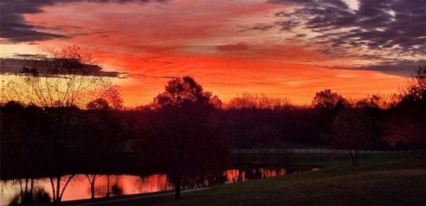 8801 N Farley Avenue, Kansas City, MO 64157