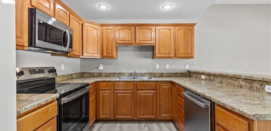 8820 Timber Creek Lane, Pleasant Valley, MO 64068