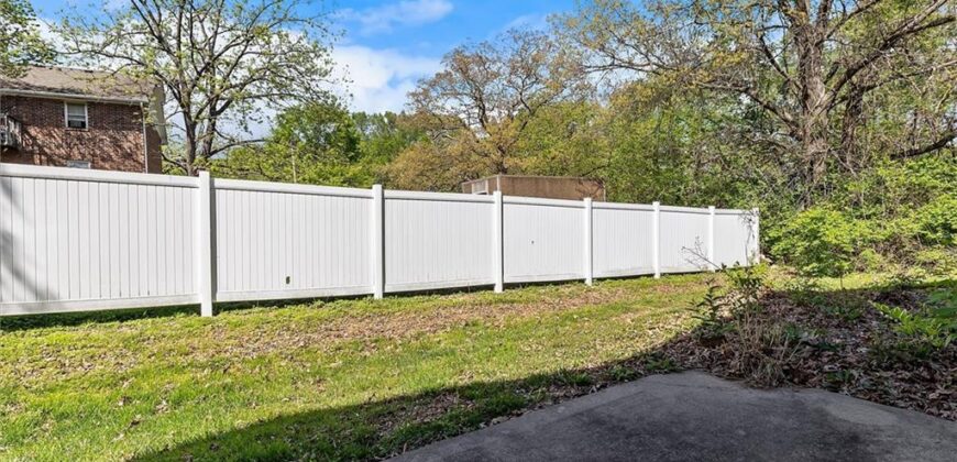 8820 Timber Creek Lane, Pleasant Valley, MO 64068