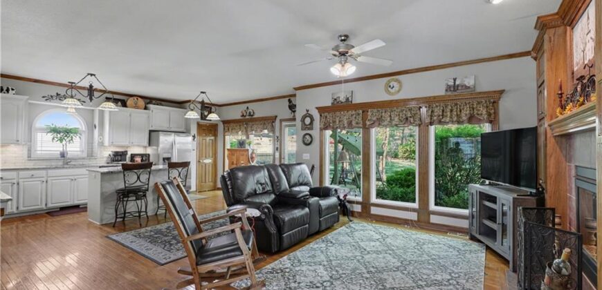 1830 Parkside Drive, Liberty, MO 64068