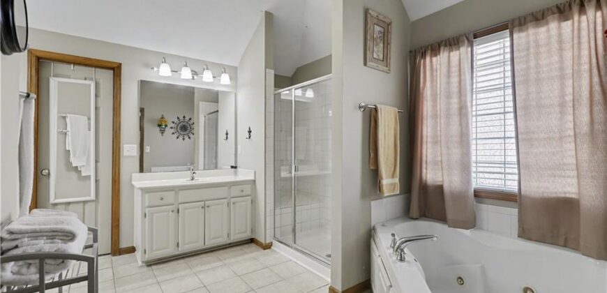 1830 Parkside Drive, Liberty, MO 64068