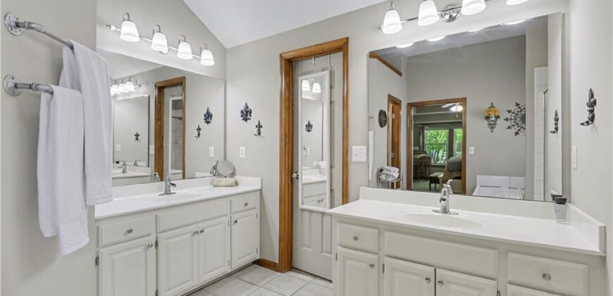 1830 Parkside Drive, Liberty, MO 64068