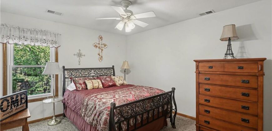 1830 Parkside Drive, Liberty, MO 64068