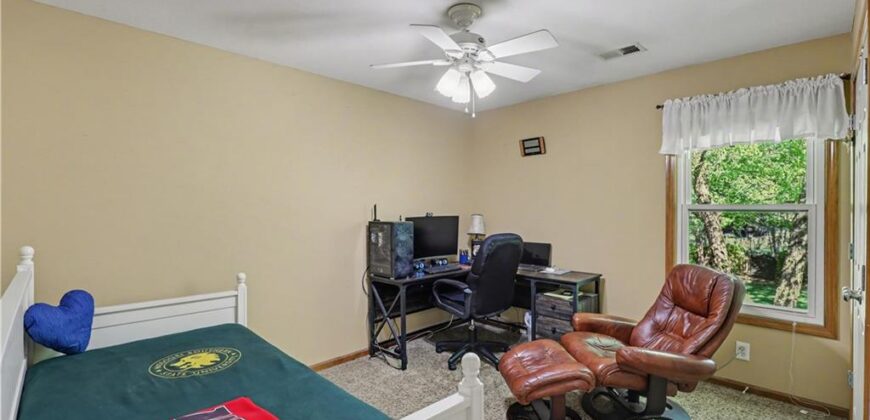 1830 Parkside Drive, Liberty, MO 64068