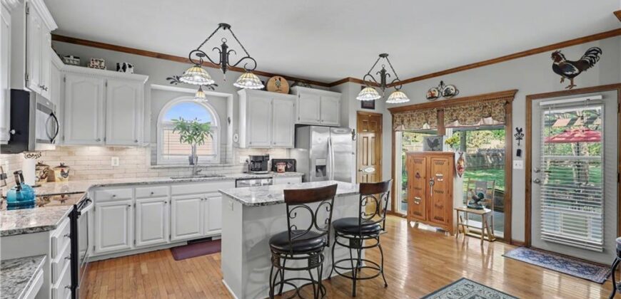 1830 Parkside Drive, Liberty, MO 64068