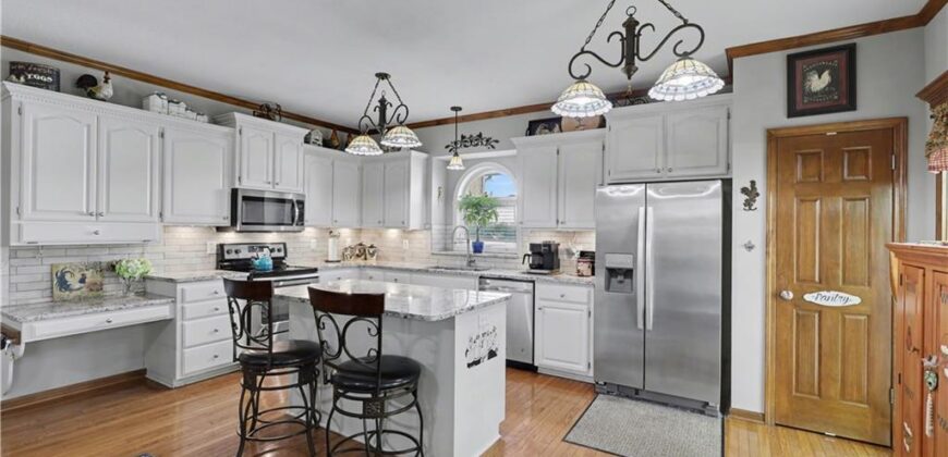 1830 Parkside Drive, Liberty, MO 64068