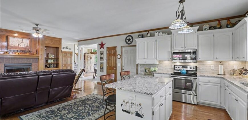 1830 Parkside Drive, Liberty, MO 64068