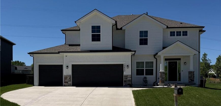 10420 N Flora Avenue, Kansas City, MO 64155