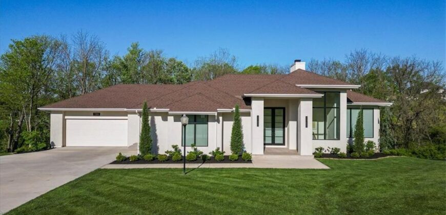 7300 NW Pampas Lane, Parkville, MO 64152