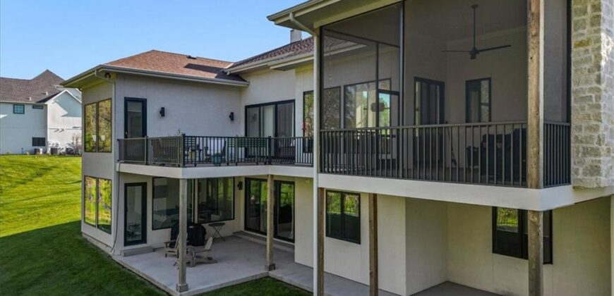 7300 NW Pampas Lane, Parkville, MO 64152