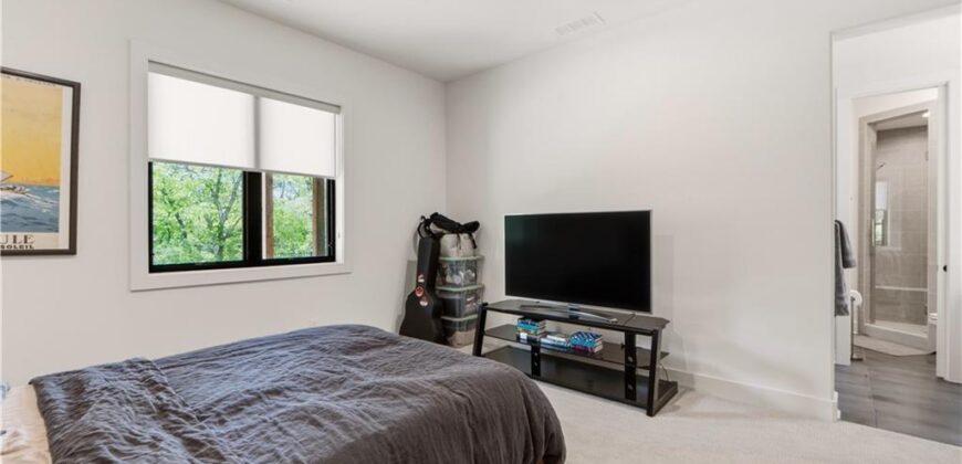 7300 NW Pampas Lane, Parkville, MO 64152