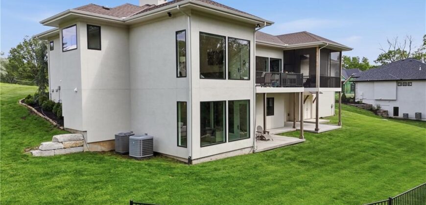 7300 NW Pampas Lane, Parkville, MO 64152