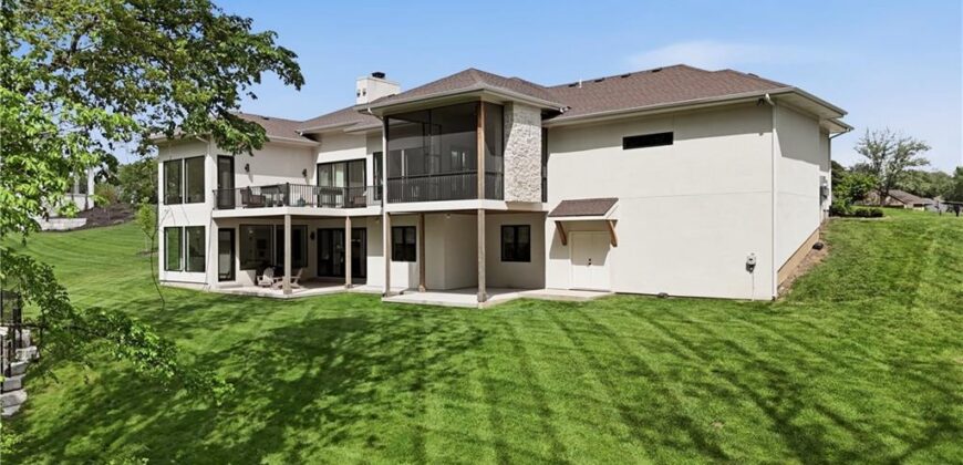 7300 NW Pampas Lane, Parkville, MO 64152