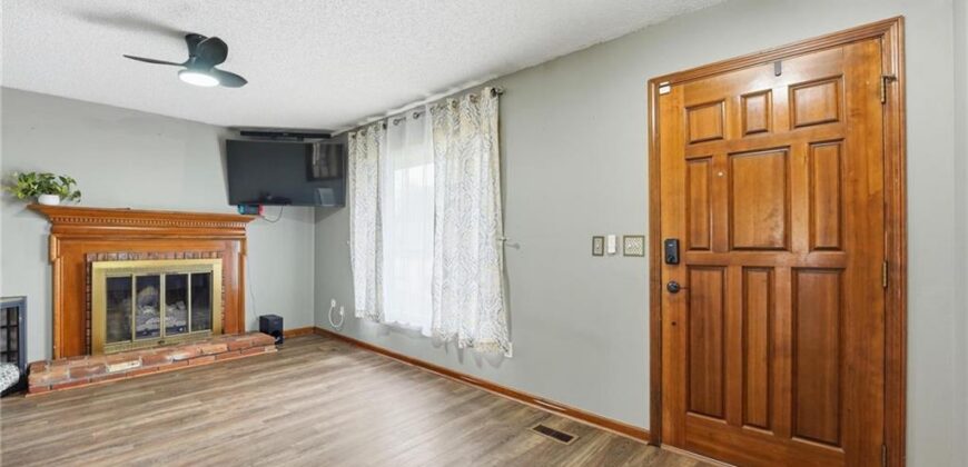 8035 N Garfield Avenue, Kansas City, MO 64118