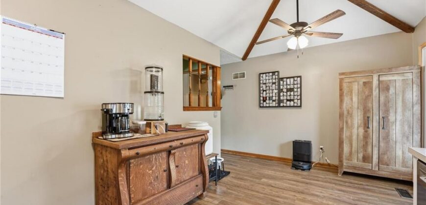 8035 N Garfield Avenue, Kansas City, MO 64118