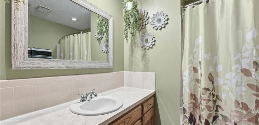 8035 N Garfield Avenue, Kansas City, MO 64118