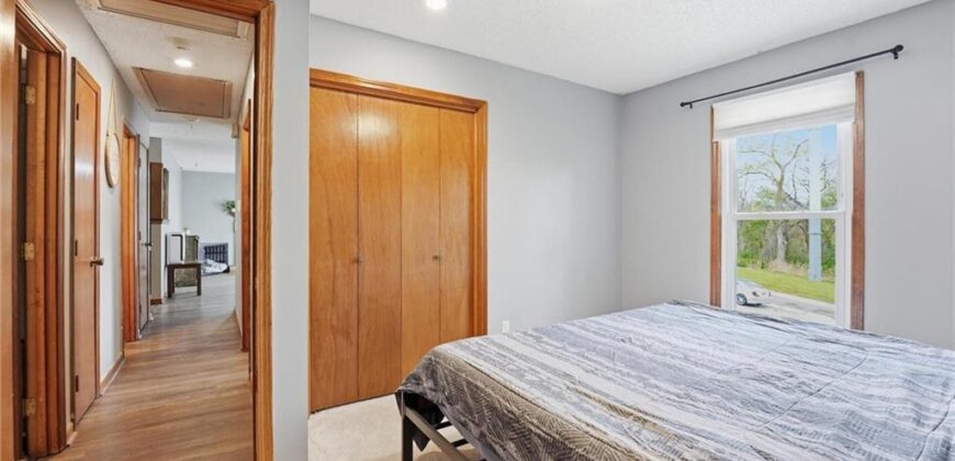 8035 N Garfield Avenue, Kansas City, MO 64118