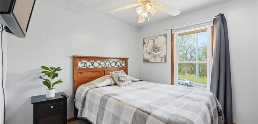 8035 N Garfield Avenue, Kansas City, MO 64118