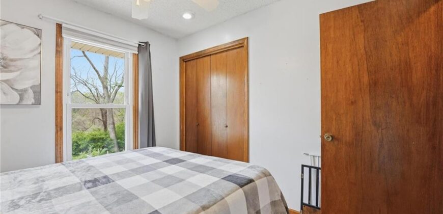 8035 N Garfield Avenue, Kansas City, MO 64118