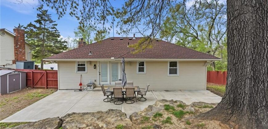 8035 N Garfield Avenue, Kansas City, MO 64118