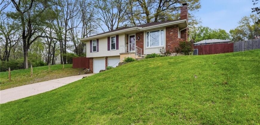 8035 N Garfield Avenue, Kansas City, MO 64118