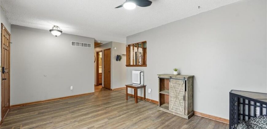 8035 N Garfield Avenue, Kansas City, MO 64118