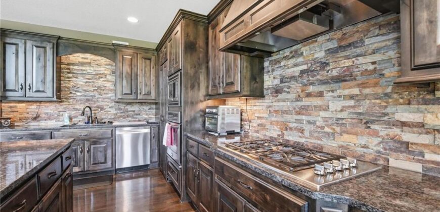 10509 N Hedges Avenue, Kansas City, MO 64157