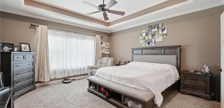 10509 N Hedges Avenue, Kansas City, MO 64157