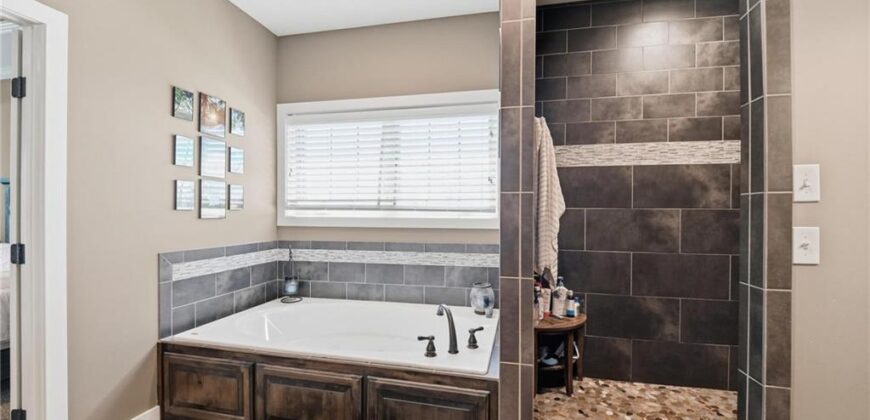 10509 N Hedges Avenue, Kansas City, MO 64157