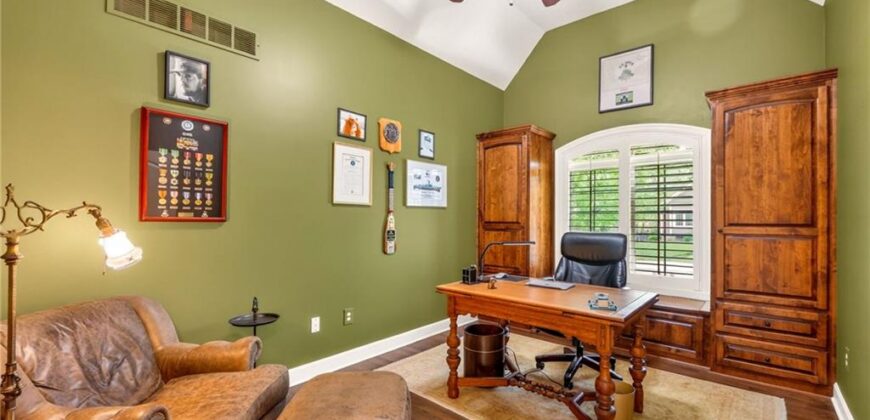 8829 N Glenwood Avenue, Kansas City, MO 64157