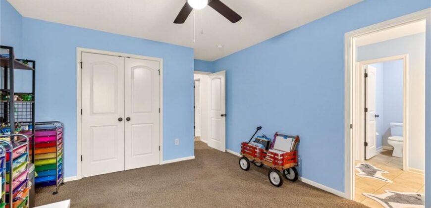 8829 N Glenwood Avenue, Kansas City, MO 64157