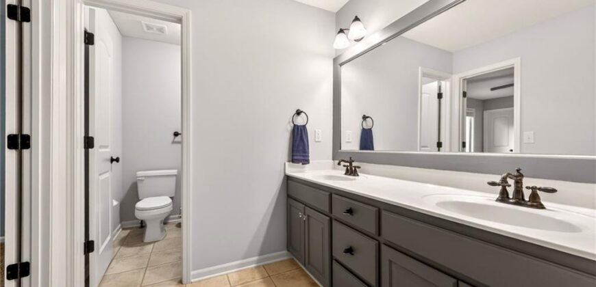 8829 N Glenwood Avenue, Kansas City, MO 64157