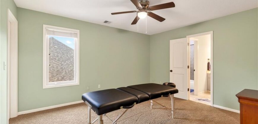8829 N Glenwood Avenue, Kansas City, MO 64157