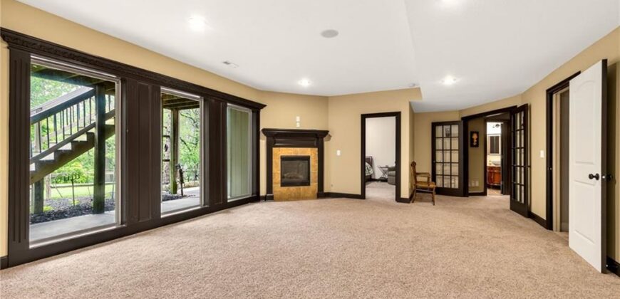 8829 N Glenwood Avenue, Kansas City, MO 64157